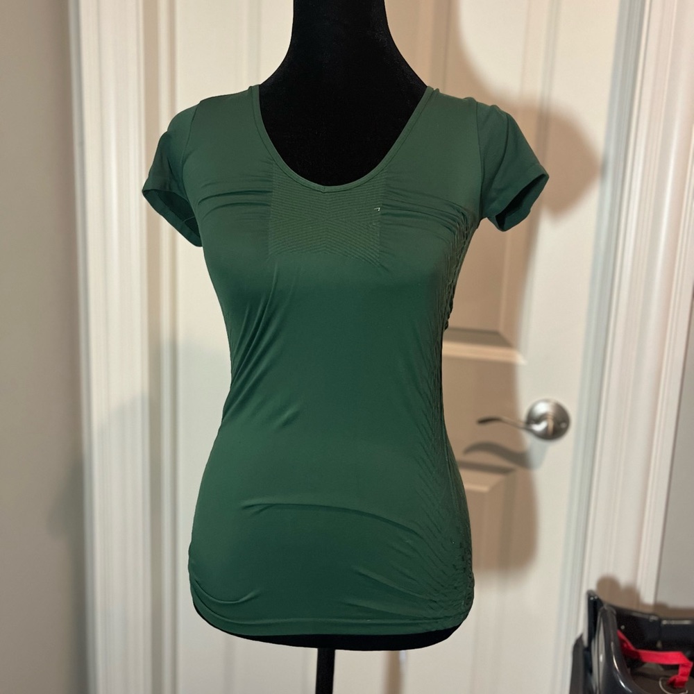 BCBG MAXAZRIA Tight Fitted Shirt